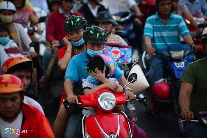 Sai Gon ket xe keo dai khi sua cau Nhi Thien Duong hinh anh 11