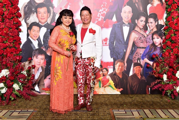 tinh-cu-ngoc-trinh-gay-soc-vi-an-mac-loe-loet-1