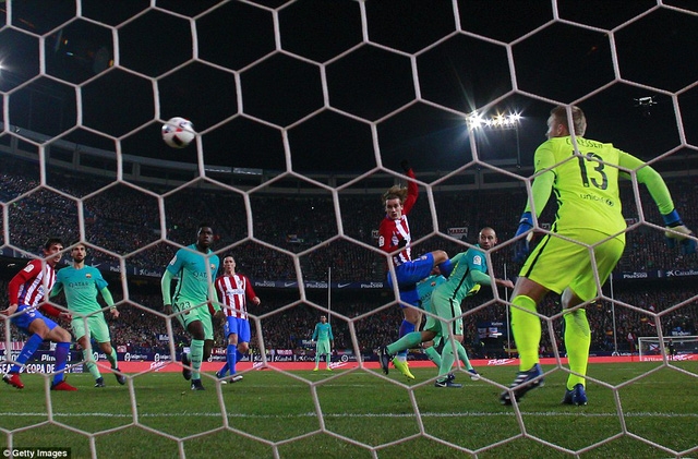  Griezmann ghi bàn để cứu vớt hy vọng cho Atletico trước cuộc đấu ở Nou Camp 