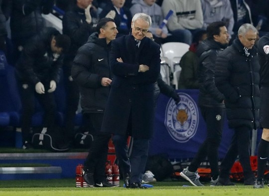 bi kich mourinho dang van vao ranieri khon kho hinh anh 3
