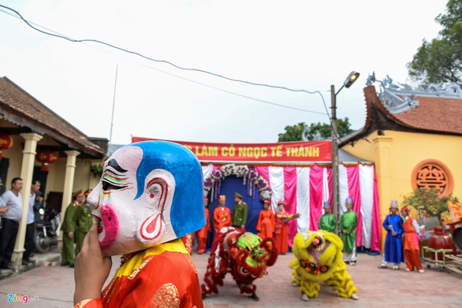 Nhung hinh anh phan cam tai mua le hoi dau nam hinh anh 8