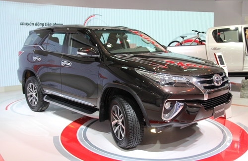 xe-nhap-khu-thong-linh-trien-lam-cua-cac-nha-lap-rap-2