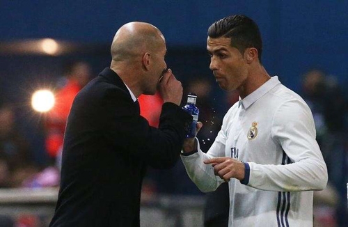 Real Madrid: Quyền lực Ronaldo chưa thể lay chuyển - 2
