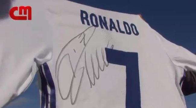Ronaldo ra tay nghĩa hiệp, cứu nguy cho 80 chú chó - Ảnh 2.