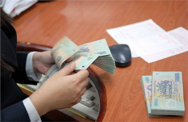  Trong những ngày đầu tháng 1 vừa qua có một vài ngân hàng tăng nhẹ lãi suất huy động khoảng 0,1-0,3%/năm, nhưng theo Ngân hàng Nhà nước, việc điều chỉnh lãi suất này chỉ diễn ra ở một số NHTM cổ phần nhỏ, không phản ánh xu hướng chung của toàn thị trường. 