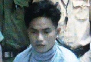 CSGT phoi hop bat nghi pham trom ket sat tron tren xe khach hinh anh 1