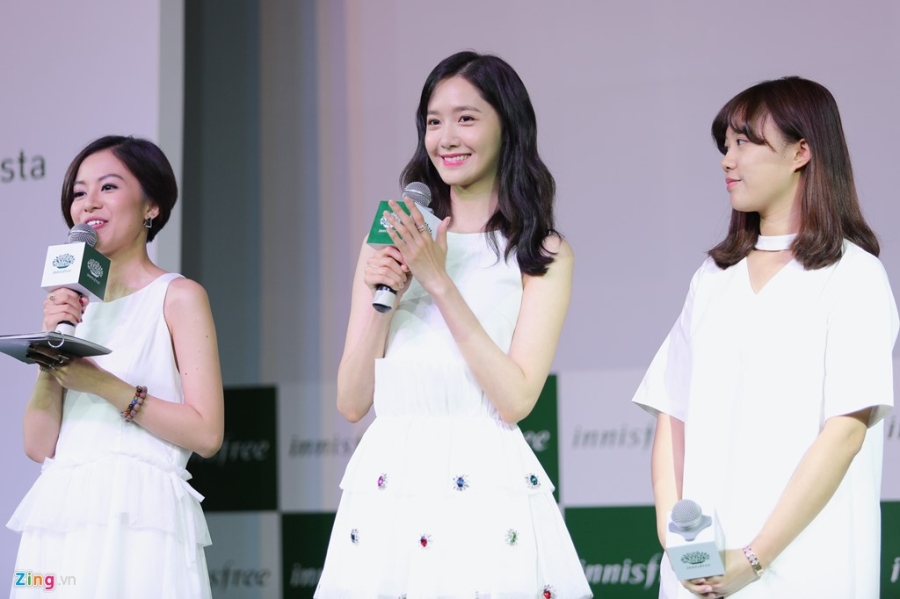 Yoona (SNSD) den tre 2 tieng, xuat hien o hop bao 10 phut hinh anh 3