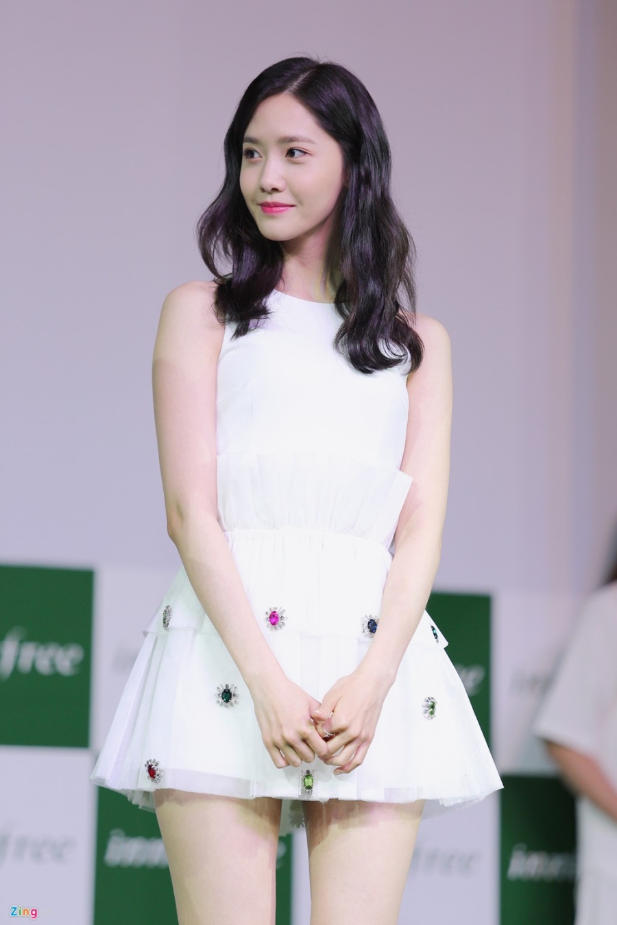 Yoona (SNSD) den tre 2 tieng, xuat hien o hop bao 10 phut hinh anh 5