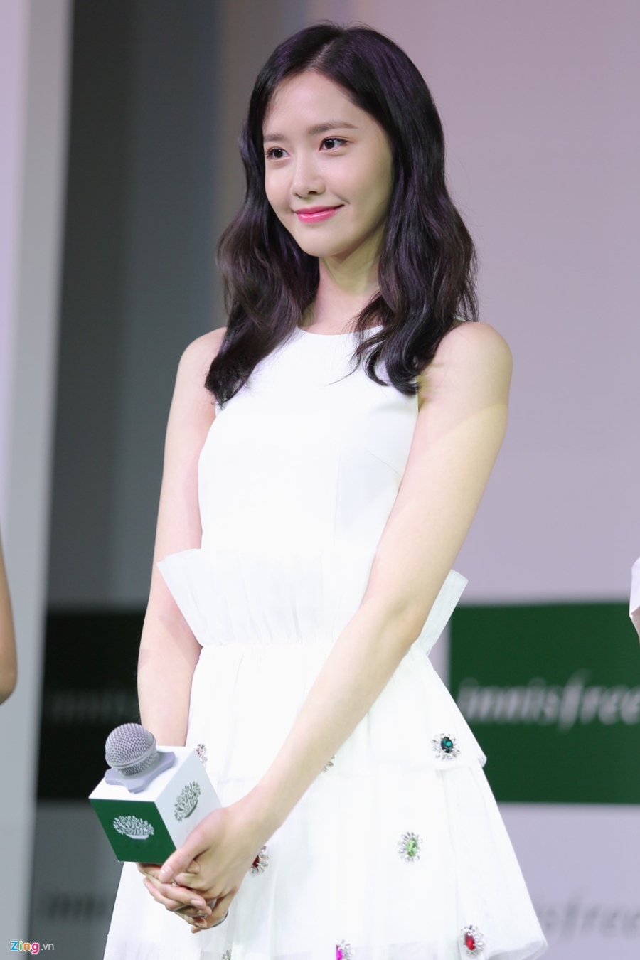 Yoona (SNSD) den tre 2 tieng, xuat hien o hop bao 10 phut hinh anh 7