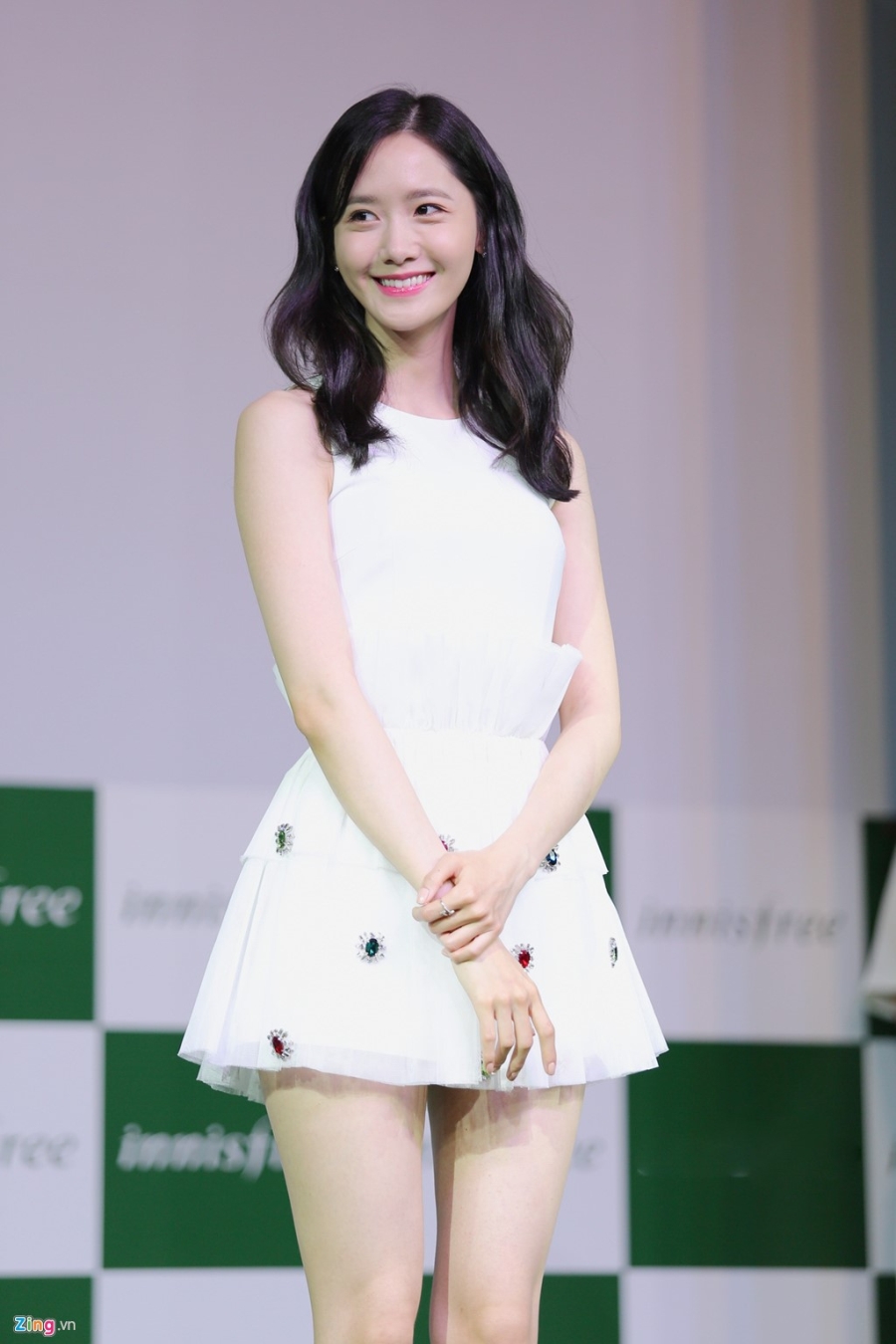 Yoona (SNSD) den tre 2 tieng, xuat hien o hop bao 10 phut hinh anh 8