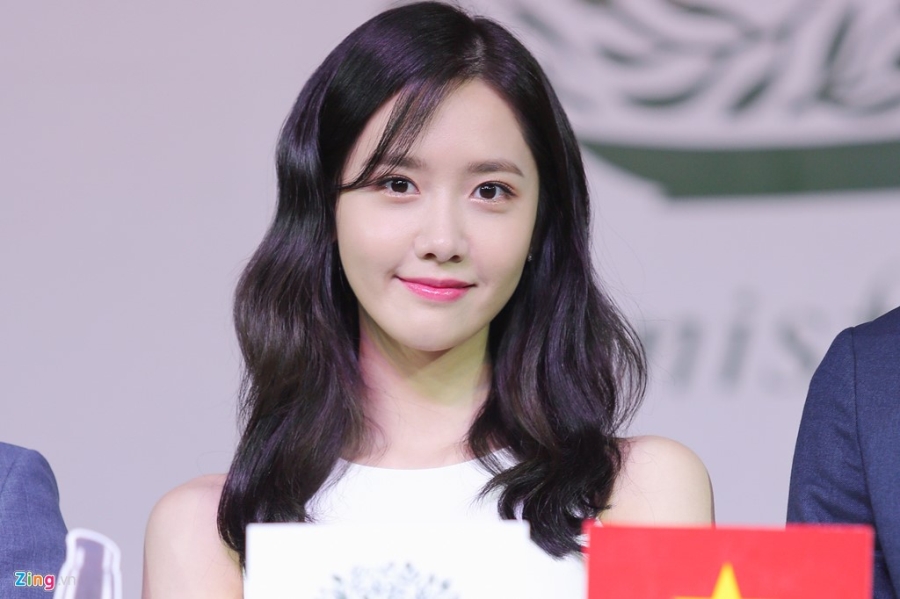 Yoona (SNSD) den tre 2 tieng, xuat hien o hop bao 10 phut hinh anh 10