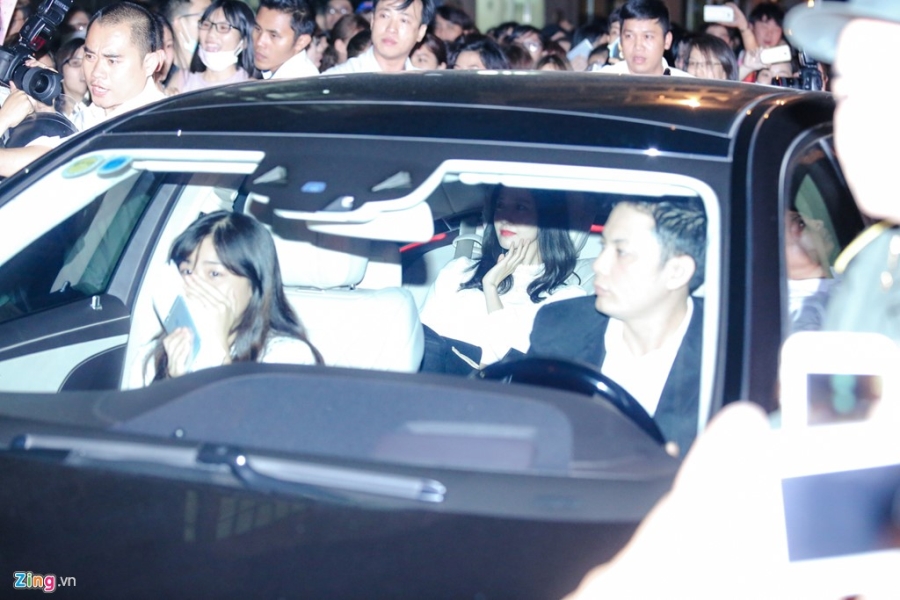 Yoona (SNSD) xuat hien chop nhoang o san bay Tan Son Nhat hinh anh 5