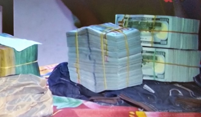Cong an tam giu gan nua trieu dola khong ro nguon goc hinh anh 1