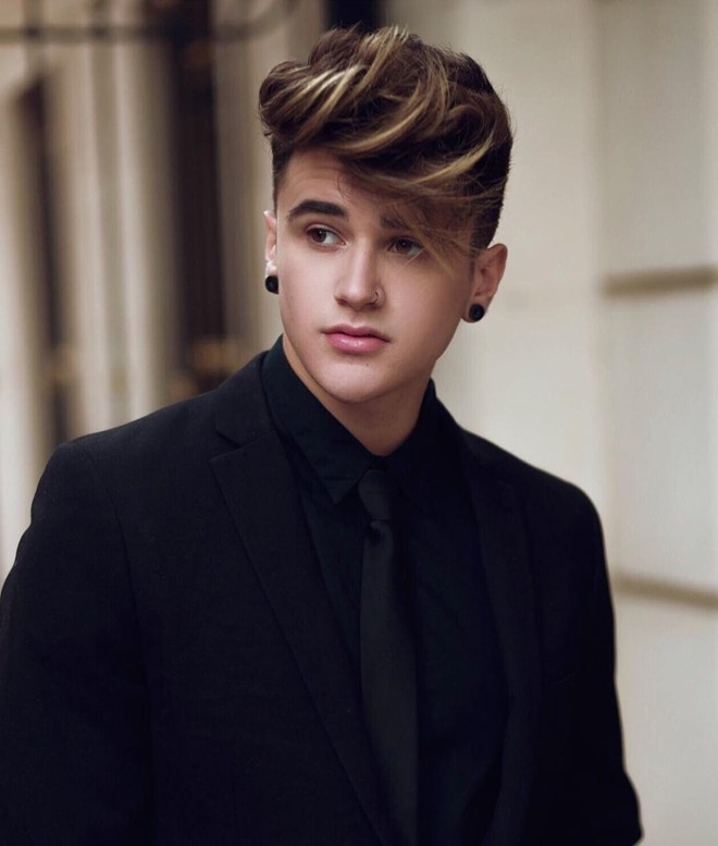 Hot boy Brazil giong Justin Bieber co 3 trieu fan tren mang hinh anh 9