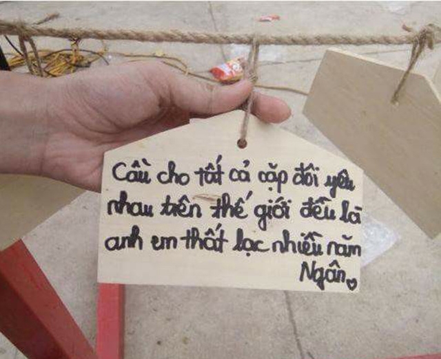  FA thì làm gì ngày Valentine? Chính là ngồi viết ra những lời nguyền như thế này đây. 