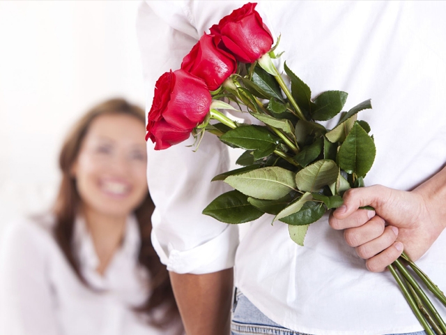 Đừng biến Valentine thành “va lung tung” bằng những món quà thảm hại này - Ảnh 1.