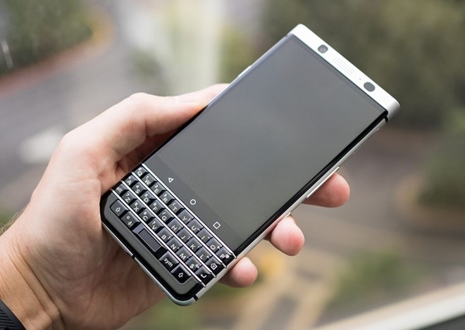 Loat smartphone dinh dam ra mat thang 2 hinh anh 3