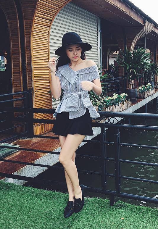 Minh Hang phoi do noi bat tren duong pho tuan qua hinh anh 2
