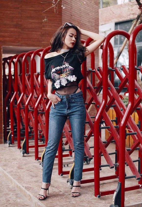 Minh Hang phoi do noi bat tren duong pho tuan qua hinh anh 10