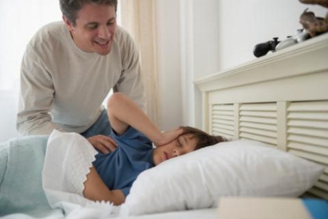 Bị mẹ tung chăn đánh thức vào buổi sáng, cậu bé 14 tuổi cáu kỉnh nhảy lầu tự tử - Ảnh 4.