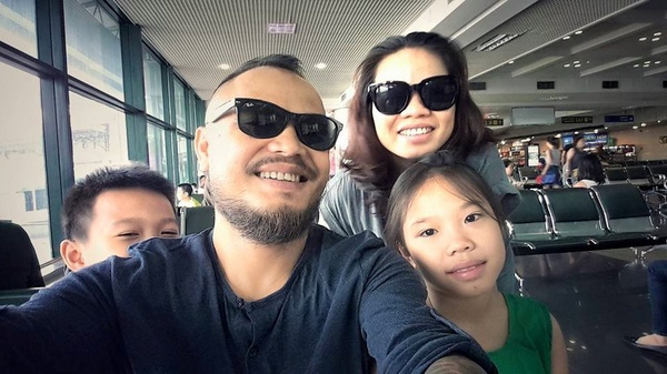 vo-tran-lap-10-nam-song-ben-anh-nhu-mot-giac-mo-1