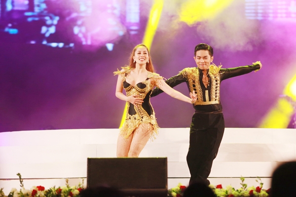 phan-hien-khanh-thi-ngot-ngao-hon-nhau-9