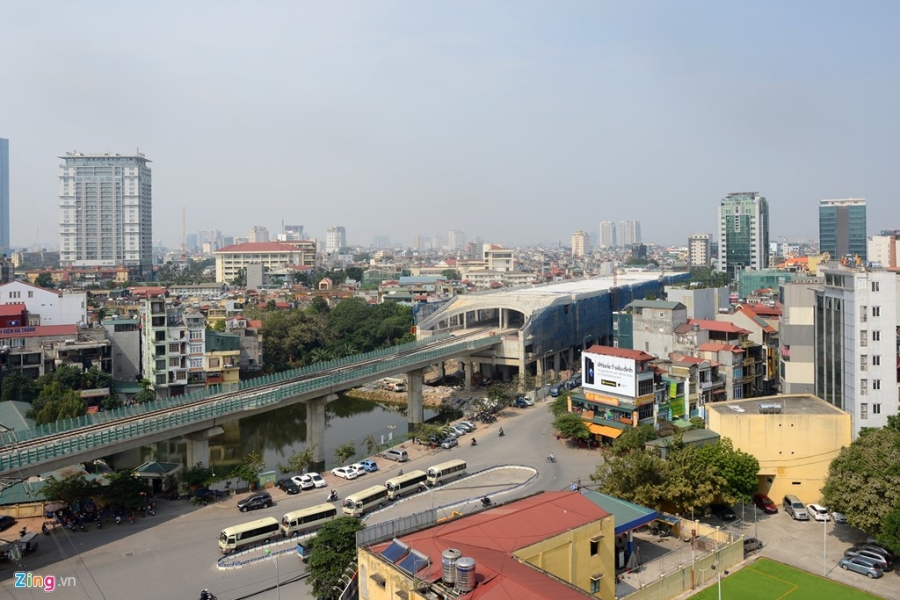 Bay doc tuyen duong sat tren cao dau tien sap chay thu hinh anh 1
