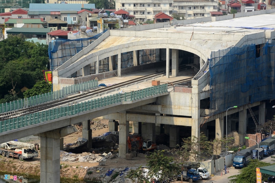 Bay doc tuyen duong sat tren cao dau tien sap chay thu hinh anh 2