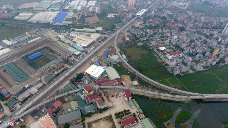 Bay doc tuyen duong sat tren cao dau tien sap chay thu hinh anh 21