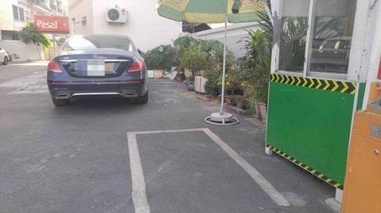 Kỳ Duyên bị hàng xóm phàn nàn đỗ xe 'kiểu hoa hậu'