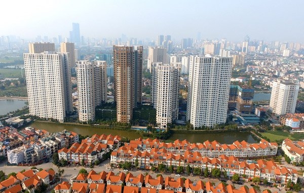 Lo siết dòng vốn, nhà đất ồ ạt tháo hàng