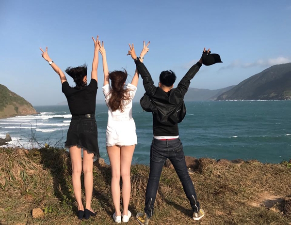 ngoc-trinh-vui-ve-du-lich-cung-ban-than-sau-do-vo-tinh-yeu-4