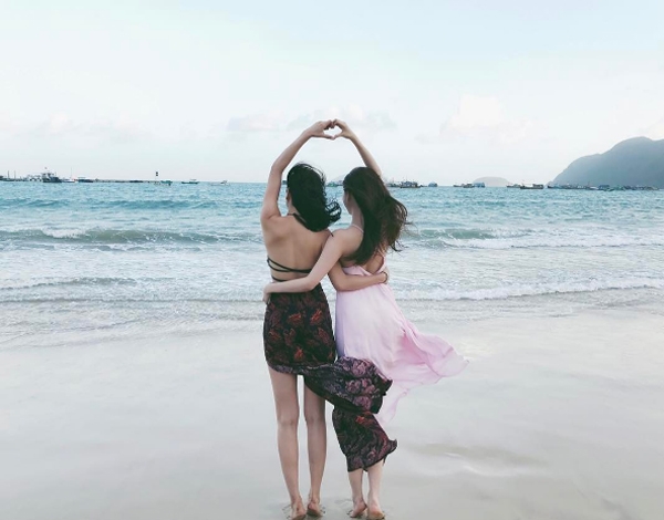 ngoc-trinh-vui-ve-du-lich-cung-ban-than-sau-do-vo-tinh-yeu-9