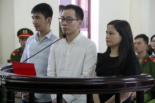Ba bị cáo tại phiên tòa sáng nay. Ảnh: Hoàng Trường