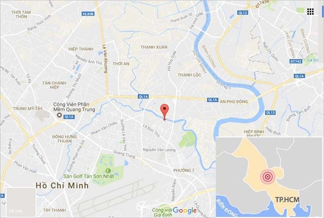 Thi the be trai lan trong dam luc binh tren kenh Vam Thuat hinh anh 2