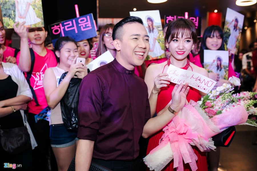 Vo chong Hari Won, Tran Thanh hon nhau tren tham do hinh anh 2