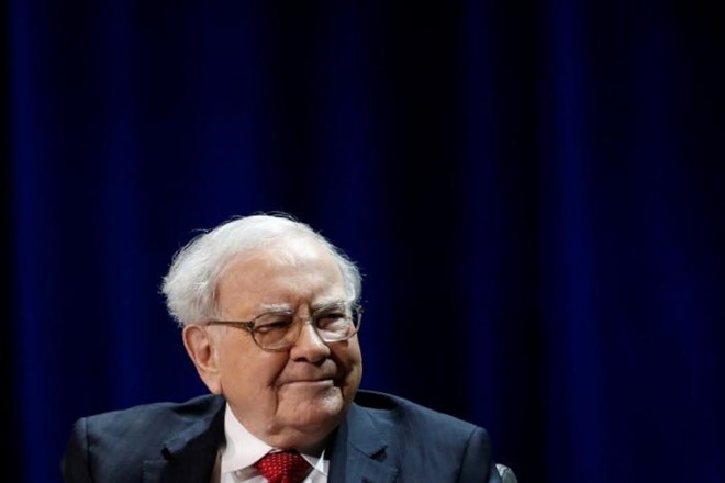 Warren Buffett dang dau tu vao dau? hinh anh 1