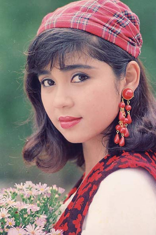 dang-sau-hao-quang-nguoi-dep-tay-do-cua-viet-trinh-1462464852404-ngoisao.vn-w500-h750 0