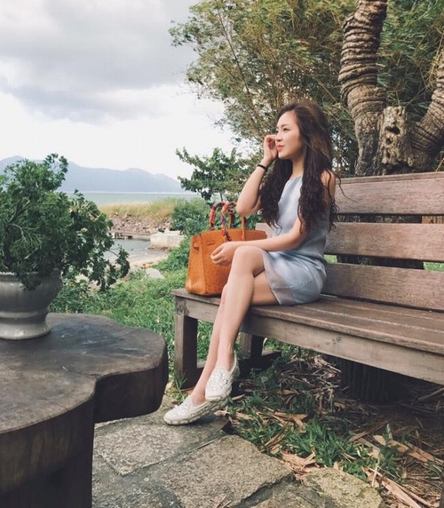  Ngoại hình xinh đẹp của Cẩm Tú chẳng kém hot girl nào. 