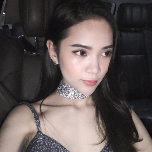  Mặc dù đã là mẹ 1 con, nhưng Phương Thảo vẫn khiến nhiều người trầm trồ bởi nhan sắc cũng như vóc dáng quyến rũ của mình. 