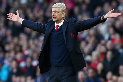Arsene Wenger đau đầu với tình cảnh hiện tại của Arsenal