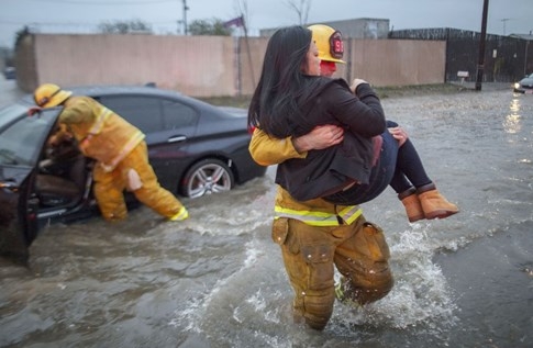 Bão lớn càn quét California1