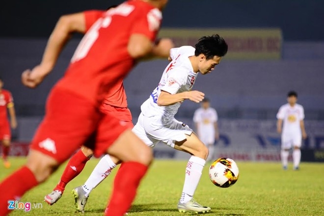 CLB Binh Duong 0-0 HAGL (H2): Van Toan sut trung cot hinh anh 3