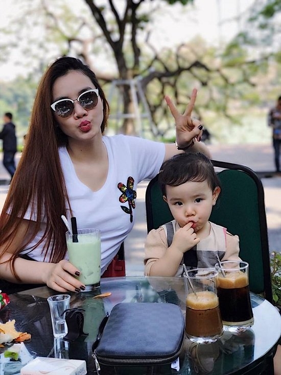 Bảo Anh đanh đá đáp trả vì bị tố phẫu thuật thẩm mỹ