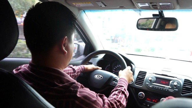 uber phải ngừng kinh doanh vận tải tại Việt Nam, lái xe uber, uber bị cấm, kinh doanh uber, dịch vụ uber, xe uber, khách hàng uber