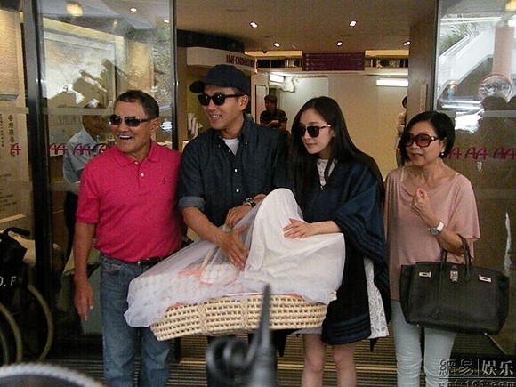 Con gai bam Luu Khai Uy hon Duong Mich hinh anh 2