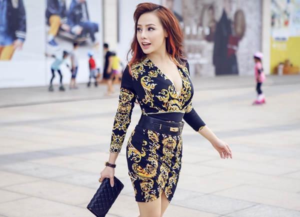 dien-vien-tu-hanh-van-chuong-vay-ao-ton-duong-cong-4