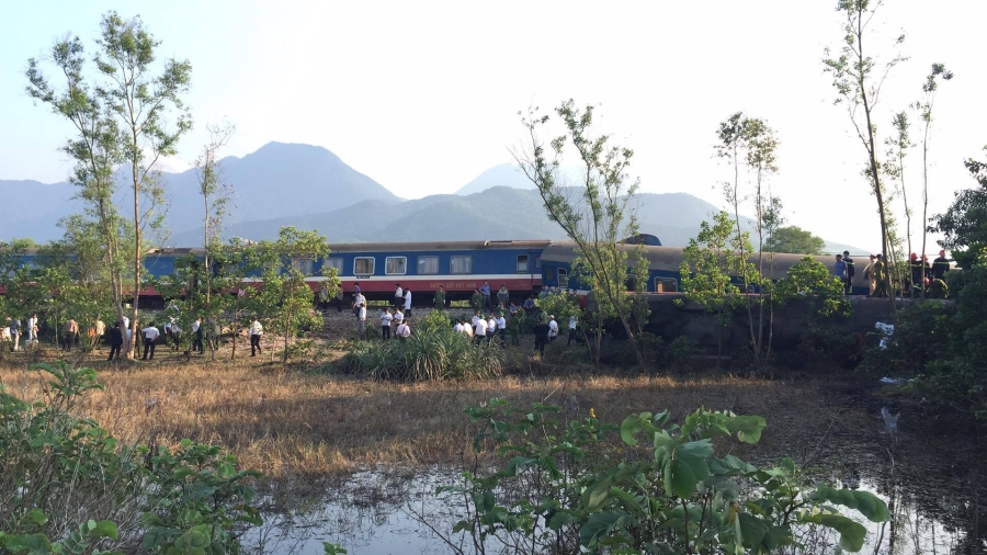 tai nạn đường sắt, tàu hỏa đâm ô tô, Thừa Thiên - Huế