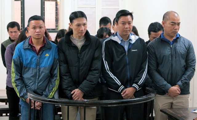 Các bị cáo tại phiên xử sáng 20/2.