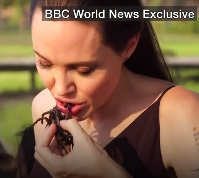 Angelina Jolie va cac con an nhen, bo cap o Campuchia hinh anh 1